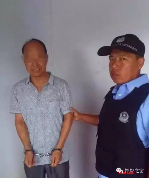 8月9日6時許，邯鄲大名鋪上高速口檢查站執(zhí)勤民警對一輛白色捷達車進行安檢時，車上一名男乘客自稱忘帶身份證，民警遂讓該男子提供其身份證號。經(jīng)核查，該男子為許某良，系涉嫌保險詐騙網(wǎng)上逃犯。該許于5月31日，騙取國家養(yǎng)老保險金12萬余元，被魏縣公安局網(wǎng)上追逃。