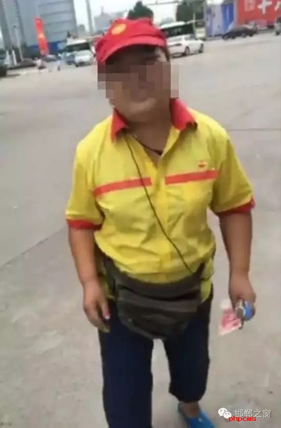 8月11日，一則內(nèi)容為“邯鄲一加油站‘缺斤短兩’”的視頻引起社會廣泛關注。記者從涉事的聯(lián)潤美迪加油站證實確有此“糾紛”，對此，轄區(qū)復興公安勝利橋派出所已介入調(diào)查，同時，復興區(qū)市場監(jiān)督局回應已封存涉事加油機，將對其進行計量檢定。